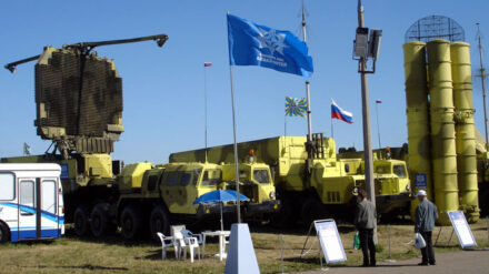 Russland hat die Lieferung von S-300-Luftabwehrraketen an Syrien am Freitag bestätigt.