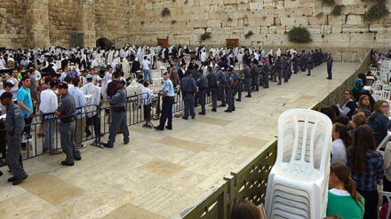 An der als "Klagemauer" bekannten Westmauer wurde am Freitagmorgen ein Jude erschossen.