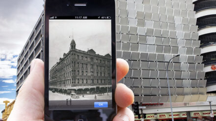 So wie hier bei einer Städtetour in Süd-Australien, zeigt "Architip" längt vergangene Bauwerke an.