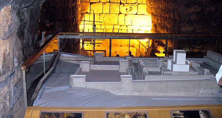 Am Trauertag Tischa Be'Av gedenken Juden an die Zerstörung ihrer beiden Tempel in Jerusalem.