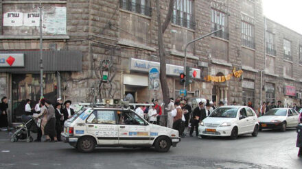Im ultra-orthodoxen Jerusalemer Stadtteil Mea Schearim wurden vermehrt strenggläubige Soldaten von anderen Haredim angegriffen.
