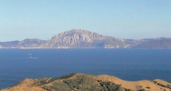 Die EU-Kommission hat mit Marokko ein fragwürdiges Fischereiabkommen unterzeichnet. (Im Bild: Blick von Spanien auf Marokko)