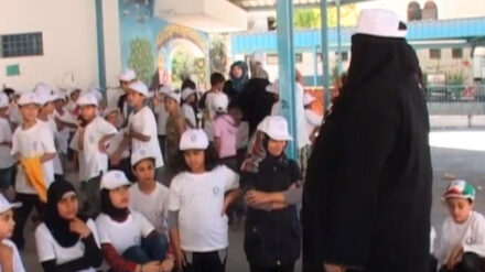 Palästinensische Kinder lernen in den Ferienlagern, Juden zu hassen.
