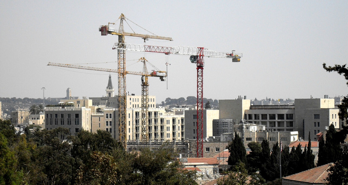 Viele tausende Palästinenser arbeiten in Israel, meist im Baugewerbe.