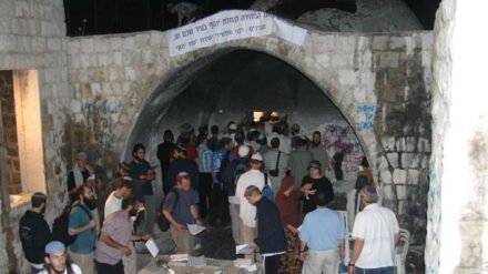 Am Josefsgrab bei Nablus kommt es immer wieder zu Auseinandersetzungen zwischen Sicherheitskräften und Palästinensern.
