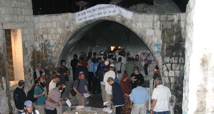 Am Josefsgrab bei Nablus kommt es immer wieder zu Auseinandersetzungen zwischen Sicherheitskräften und Palästinensern.