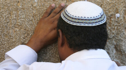 Das Gebet ist an den Feiertagen in Israel besonders wichtig.