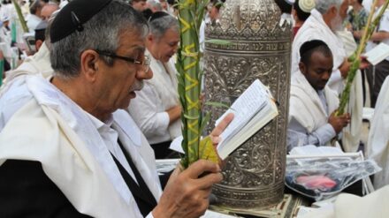 Zehntausende Juden versammelten sich an der Klagemauer, um den Priestersegen zu empfangen.