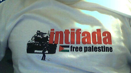Im Gedenken an die "Zweite Intifada" haben palästinensische Demonstranten ihren Hass auf Israel bekundet.