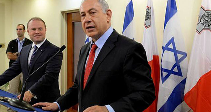 Bei seinem Treffen mit Muscat (l.) kritisierte Netanjahu erneut das iranische Atomprogramm.