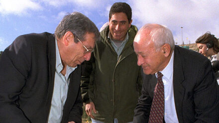 Der 2001 ermordete Minister Se'evi (l.) sei seiner Zeit voraus gewesen, meint Verteidigungsminister Ja'alon.