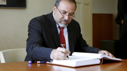 Möchte seine Amtsgeschäfte als Außenminister wiederaufnehmen: Avigdor Lieberman