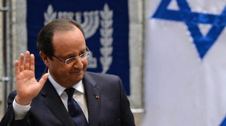 Gruß an die israelischen Abgeordneten: der französische Präsident Hollande am Montagabend in der Knesset.