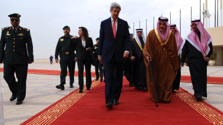 Kerry trifft den saudischen Außenminister Saud al-Faisal am Sonntag in Riad.