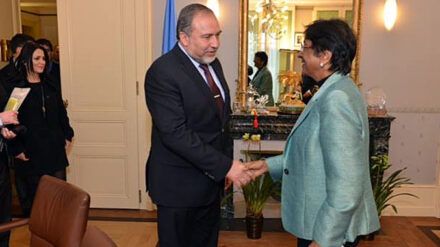 Israels Außenminister Lieberman und die Hohe Kommissarin für Menschenrechte, Pillay, am Dienstag in Genf