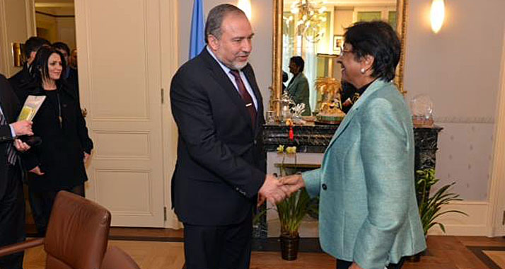 Israels Außenminister Lieberman und die Hohe Kommissarin für Menschenrechte, Pillay, am Dienstag in Genf