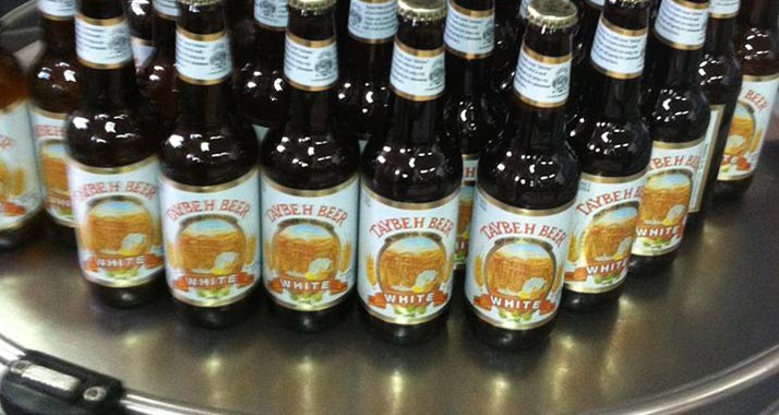 Neuheit im Sortiment: Palästinenser kommen nun in den Genuss von Weißbier.