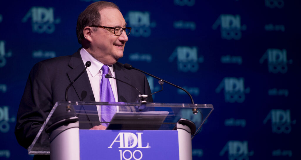 Abraham Foxman, Direktor der Anti-Defamation League, ist mit dem Ergebnis der Umfrage zufrieden.