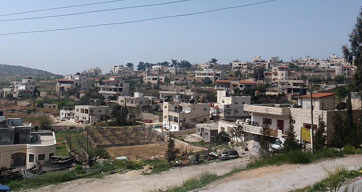 Nach dem tödlichen Anschlag suchen die Behörden in der Umgebung von Hebron weiterhin nach dem Täter.