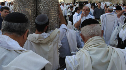 Der Priestersegen wird an der Klagemauer zum Pessach- und zum Sukkotfest gespendet.