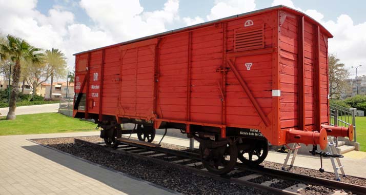 Der Todeswaggon steht mittlerweile als begehbares Denkmal in Netanja.