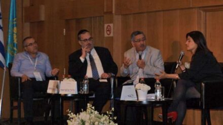 Multikulturelle Runde: (v. l.) Badi Hasisi, Jakov Ascher, Talal al-Krenawi und Moderatorin Gal Gabai.