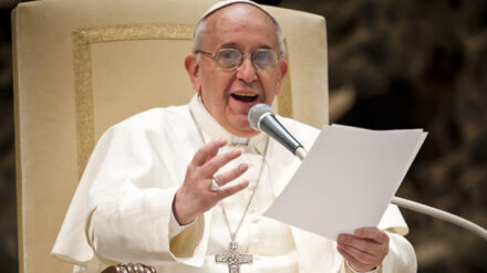 Wohlumsorgt: Bei seinem Besuch im "Heiligen Land" muss sich der Papst nach den Sicherheitsansprüche der Israelis richten.
