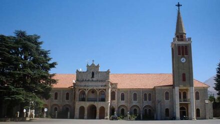 Bechara Ra'i hat trotz Kritik Maroniten in Israel besucht. Das Bild zeigt die Sommerresidenz des Patriarchen im nordlibanesischen Dimane.