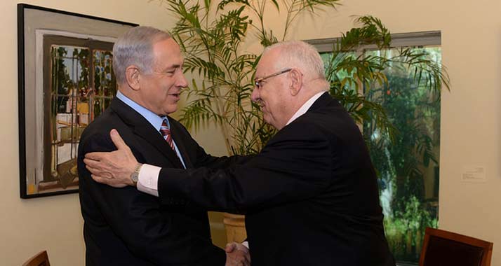 Bittersüße Gratulation: Netanjahu und Rivlin geloben, verantwortlich zusammenzuarbeiten.