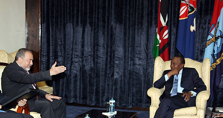 Sprachen über Terror: Israels Außenminister Lieberman und der kenianische Präsident Kenyatta