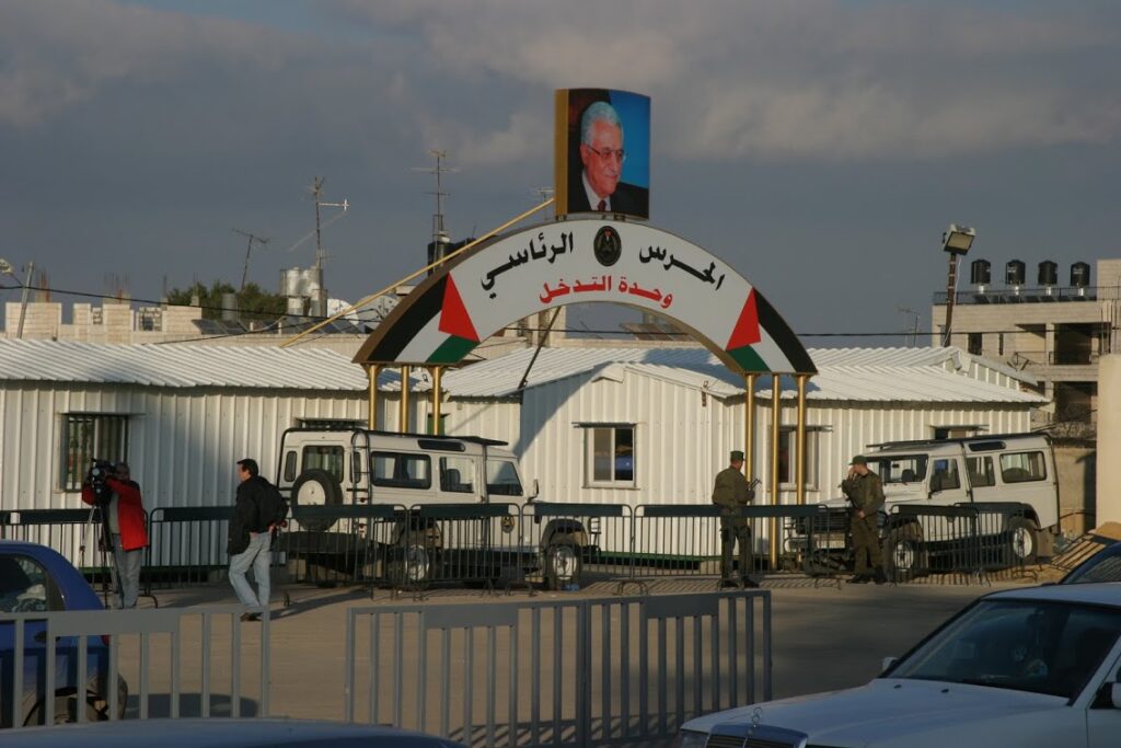 Kämpfer von Abbas' Fatah-Partei beteiligen sich an den Raketenangriffen auf Israel.