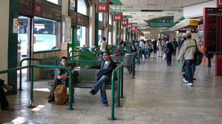 Die philippinischen Beter hatten den Zentralen Busbahnhof in Tel Aviv für ihr Treffen gewählt.