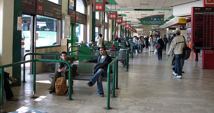 Die philippinischen Beter hatten den Zentralen Busbahnhof in Tel Aviv für ihr Treffen gewählt.