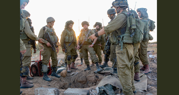 Die Zerstörung der Hamas-Schmuggeltunnel sei entscheidend für die Sicherheit der Bürger in Südisrael, sagte Militärchef Benny Gantz seinen Truppen.