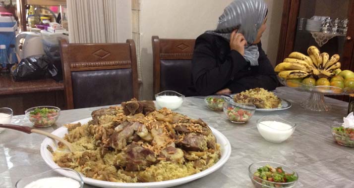 Feier des Fastenbrechens: Zum "Eid al-Fitr" reichen Muslime üppige Mahlzeiten.