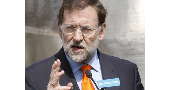 Ein Ausschuss des spanischen Kabinetts um Premier Rajoy (im Bild) stoppt vorübergehend Waffenlieferungen nach Israel.