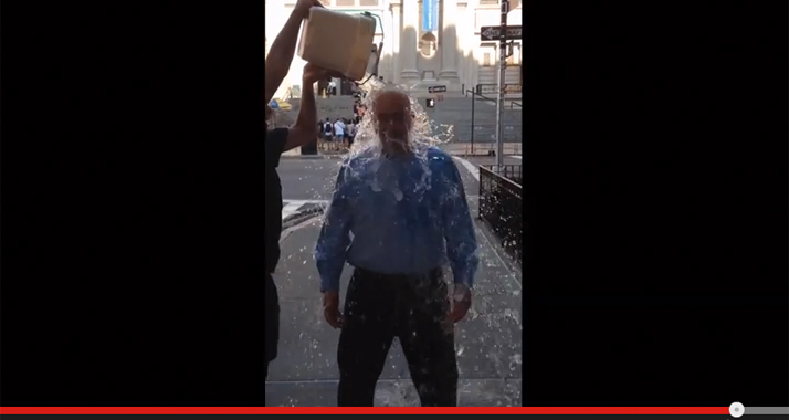 Ron Prosor wurde vom Sprecher der israelischen Armee, Peter Lerner, für die "Cold Water Challenge" nominiert.