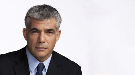 Hat in Berlin der Opfer der Schoah gedacht: Israels Finanzminister Jair Lapid