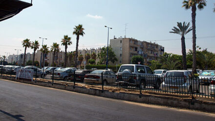 In Aschkelon wurde ein Wohnhaus durch eine Rakete aus dem Gazastreifen direkt getroffen.