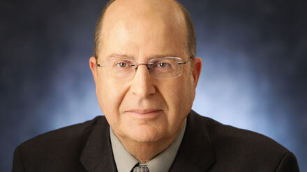 Der israelische Verteidigungsminister Ja'alon fordert einen kritischen Blick auf Länder, die die Hamas unterstützen.