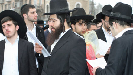 Immer mehr Ultra-Orthodoxe treten den Staats- oder Zivildienst an.