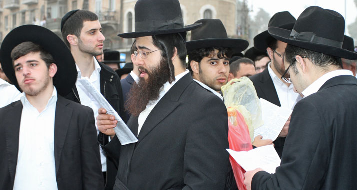 Immer mehr Ultra-Orthodoxe treten den Staats- oder Zivildienst an.