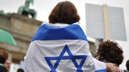 In Berlin haben am Sonntag Tausende gegen Antisemitismus demonstriert