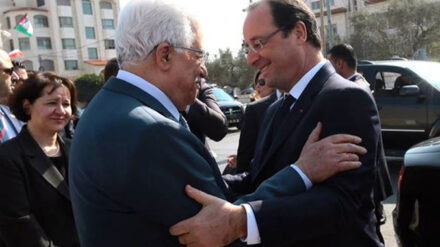 Wollen dem UN-Sicherheitsrat eine Resolution zum Nahostkonflikt vorlegen: Frankreichs Staatspräsident Hollande (r.) und der palästinensische Präsident Abbas (Archivbild)