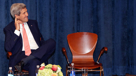 US-Außenminister Kerry verspricht Geld, warnt aber auch vor Angriffen auf Israel. (Archivbild)