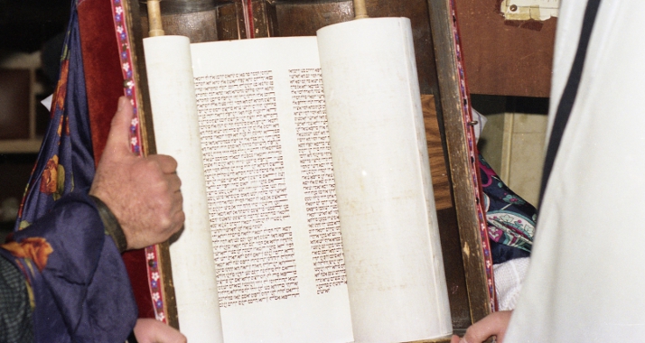 Gläubige Juden müssen immer wieder neu in Beziehung mit Gottes Wort treten.