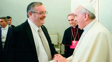 Der Präsident der Bar-Ilan-Universität, Herschkowitz, hat Papst Franziskus mit der höchsten Auszeichnung der Universität geehrt.