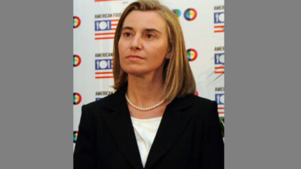 Die EU-Außenbeauftragte Federica Mogherini hat sich für eine respekt- und friedvolle Teilung Jerusalems ausgesprochen.