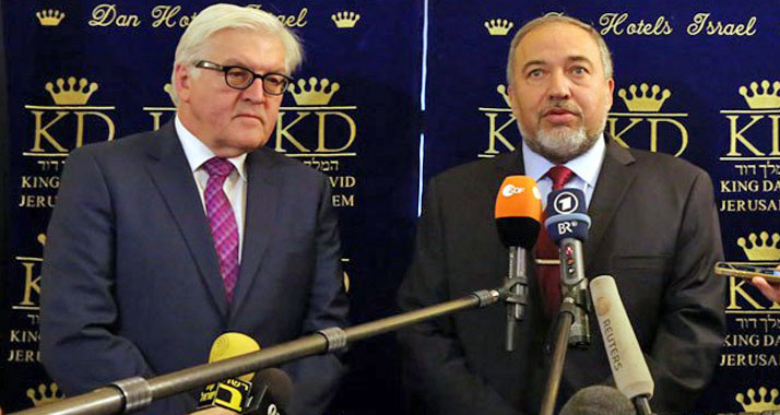 Steinmeier (l.) bei seinem Treffen mit Israels Außenminister Lieberman