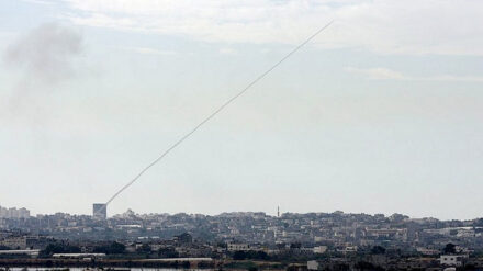 Israel fürchtet, dass die Palästinenser im Gazastreifen an einer Verbesserung ihrer Raketen arbeiten. (Im Bild: Beschuss aus Gaza)